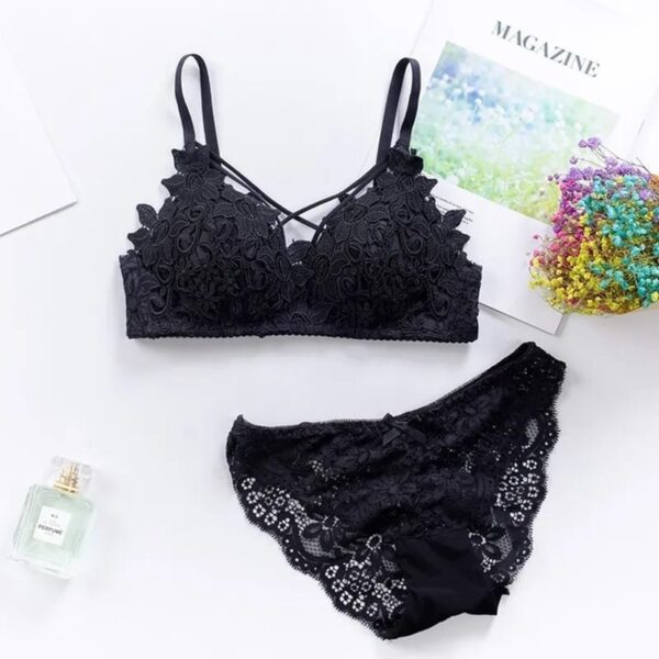 Cute Lace Flower Embroided High Quality Back Closure Adjustable Straps Bra & Panty Set for girls